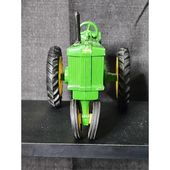 John Deere 1953 Model 70 Row Crop Farm Tractor 1/16 ERTL - Picture 3 of 5